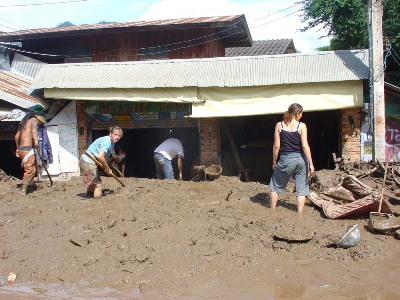 Mud Cleanup at the Shisha bar (picture stolen from Chiang Mai CityLife Forum)